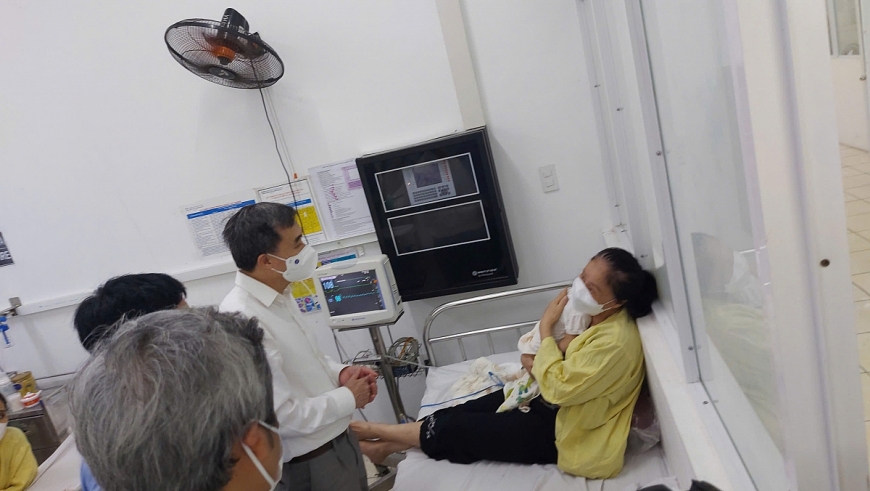 Lãnh đạo Bộ Y tế Kiểm tra công tác thu dung điều trị sởi trẻ em tại Bệnh viện Phụ Sản Nhi Đà Nẵng