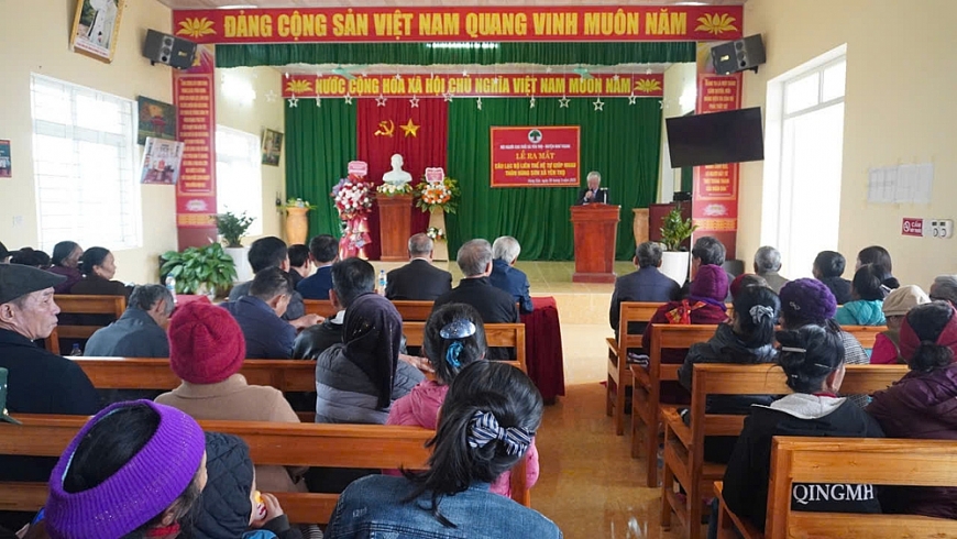 Ra mắt CLB Liên thế hệ tự giúp nhau thôn Hùng Sơn