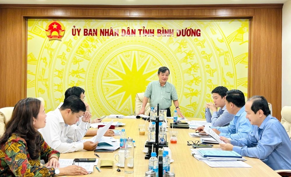 Ông Bùi Minh Trí, Phó Chủ tịch UBND tỉnh phát biểu kết luận cuộc họp.