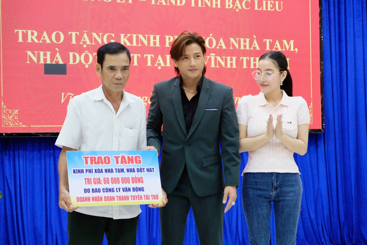 Trao kinh phí hỗ trợ xóa nhà tạm, nhà dột nát tại tỉnh Bạc Liêu