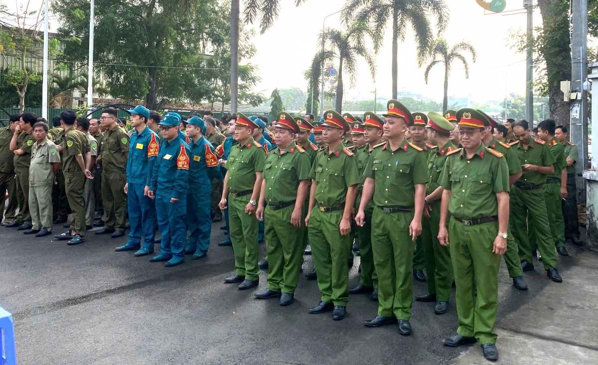 Ra quân thi đua 50 ngày đêm lập thành tích chào mừng kỉ niệm các ngày lễ lớn