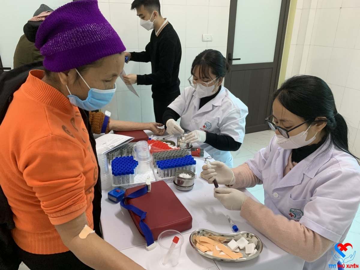 1 Khám sức khỏe cho NCT huyện Phú Xuyên