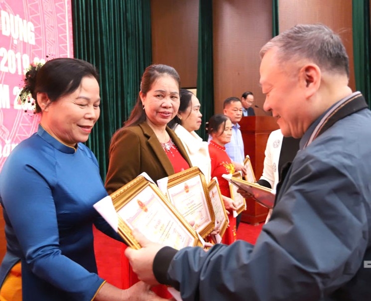 Hội NCT tỉnh Thái Nguyên khen thưởng các tập thể, cá nhân xuất sắc tham gia xây dựng hệ thống chính trị cơ sở giai đoạn 2019-2024