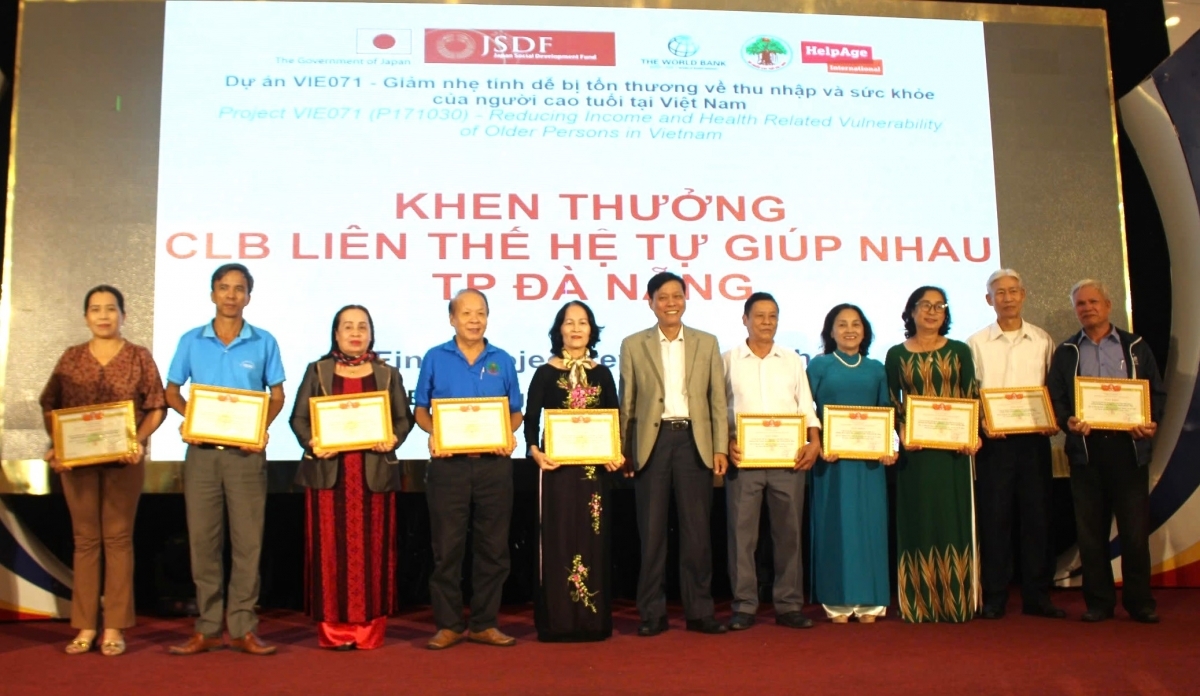 Nhiều tập thể, cá nhân xuất sắc TP Đà Nẵng được Hội NCT tỉnh khen thưởng