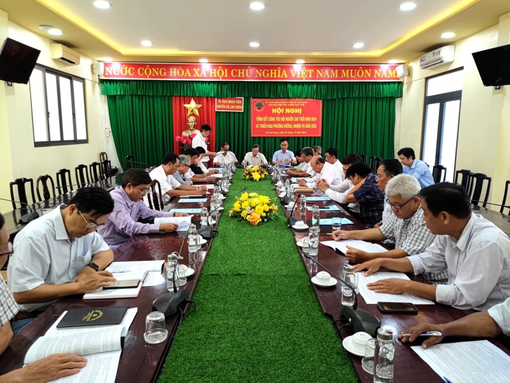 Đẩy mạnh công tác chăm sóc sức khỏe người cao tuổi