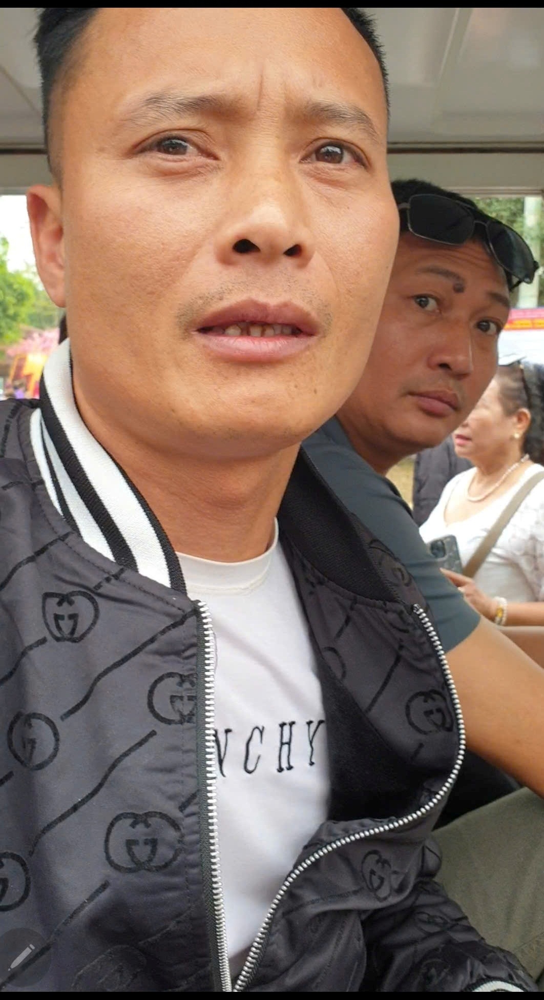 Hoạt động xe điện ở Đền Hùng trong ngày Giỗ Tổ còn gây bức xúc cho du khách