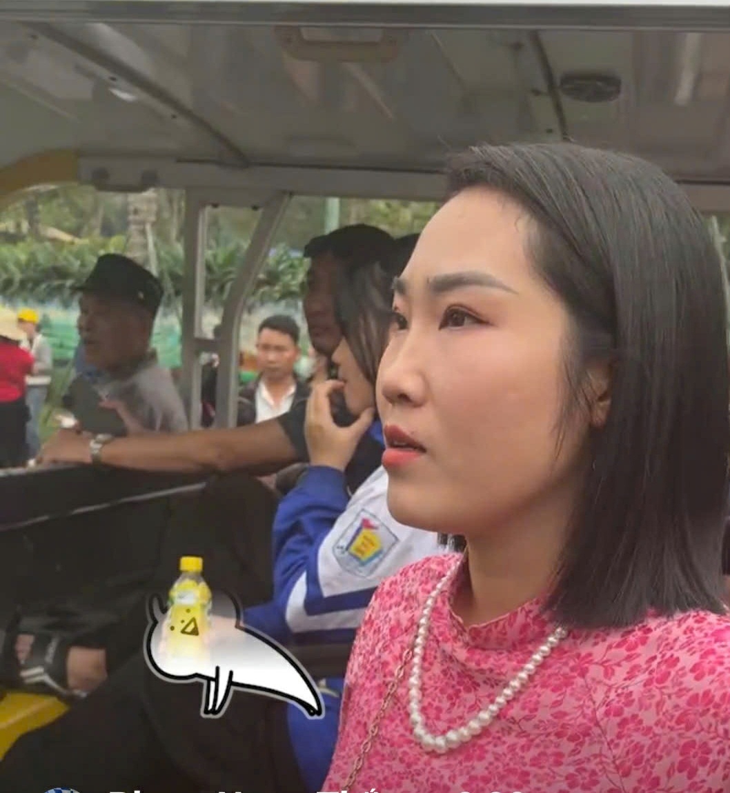 Hoạt động xe điện ở Đền Hùng trong ngày Giỗ Tổ còn gây bức xúc cho du khách