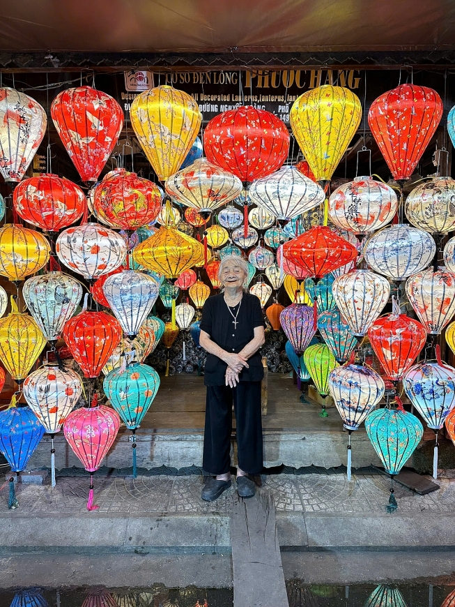 Bí quyết sống khỏe của cụ 97 tuổi mê du lịch, thích thể thao