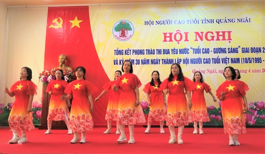 Tiết mục văn nghệ chào mừng Hội nghị