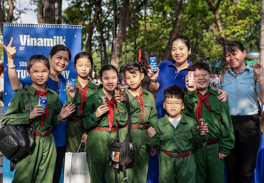 Ngày hội không chỉ là kỉ niệm tuổi thơ đáng nhớ mà còn là trải nghiệm đặc biệt của tất cả các em nhỏ khi được hòa mình trong không khí hướng tới 50 năm đất nước hoà bình thống nhất