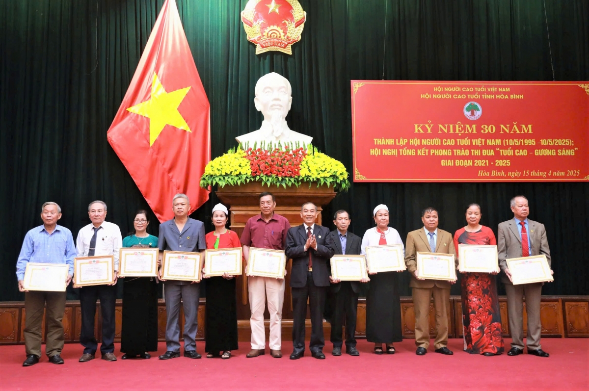 Tiếp tục bảo vệ, chăm sóc, phát huy vai trò NCT