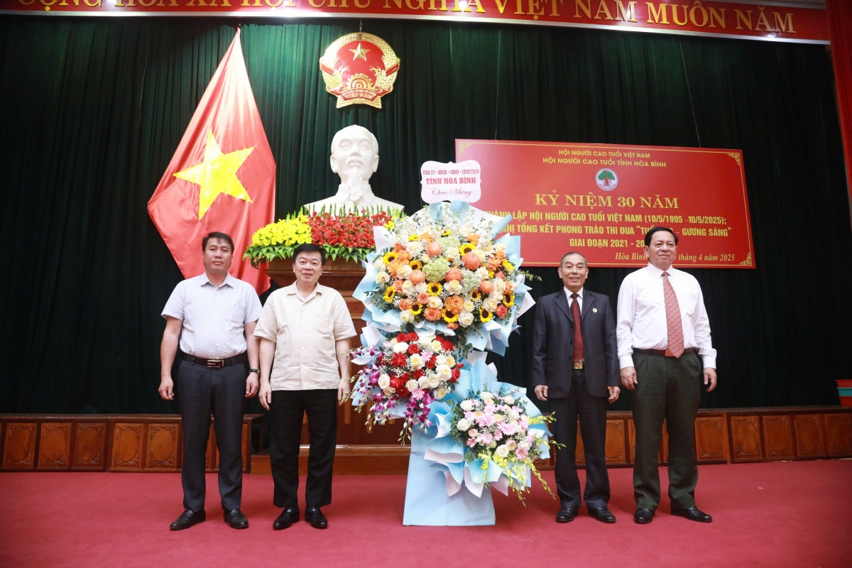 Tiếp tục bảo vệ, chăm sóc, phát huy vai trò NCT