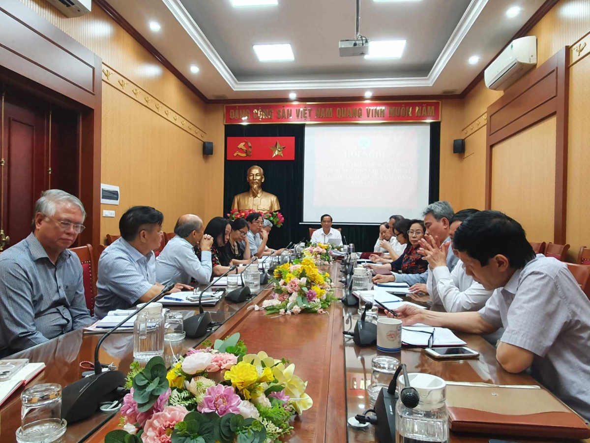 Quang cảnh cuộc họp