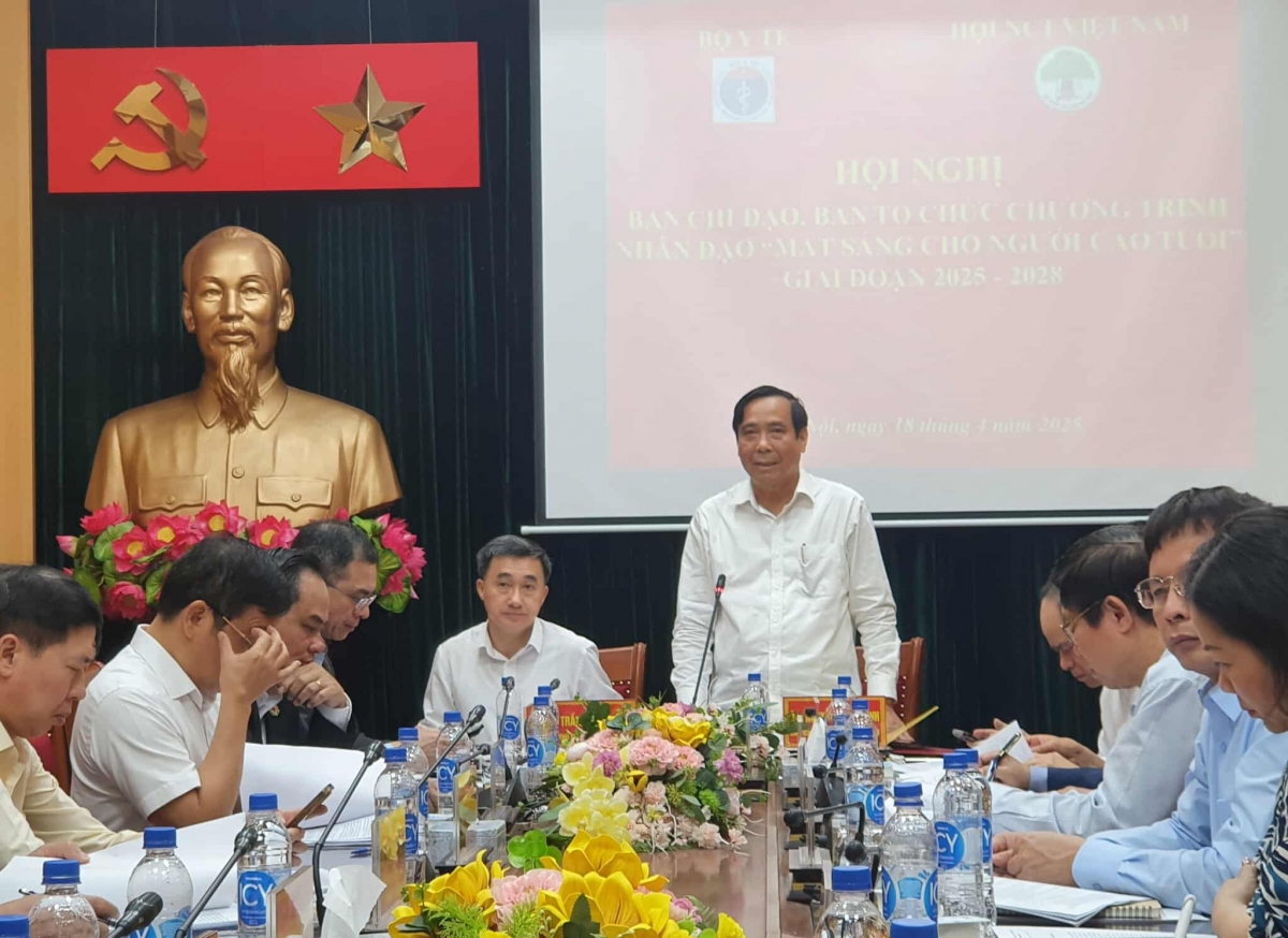  Đồng chí Nguyễn Thanh Bình Chủ tịch Hội NCT Việt Nam phát biểu chỉ đạo