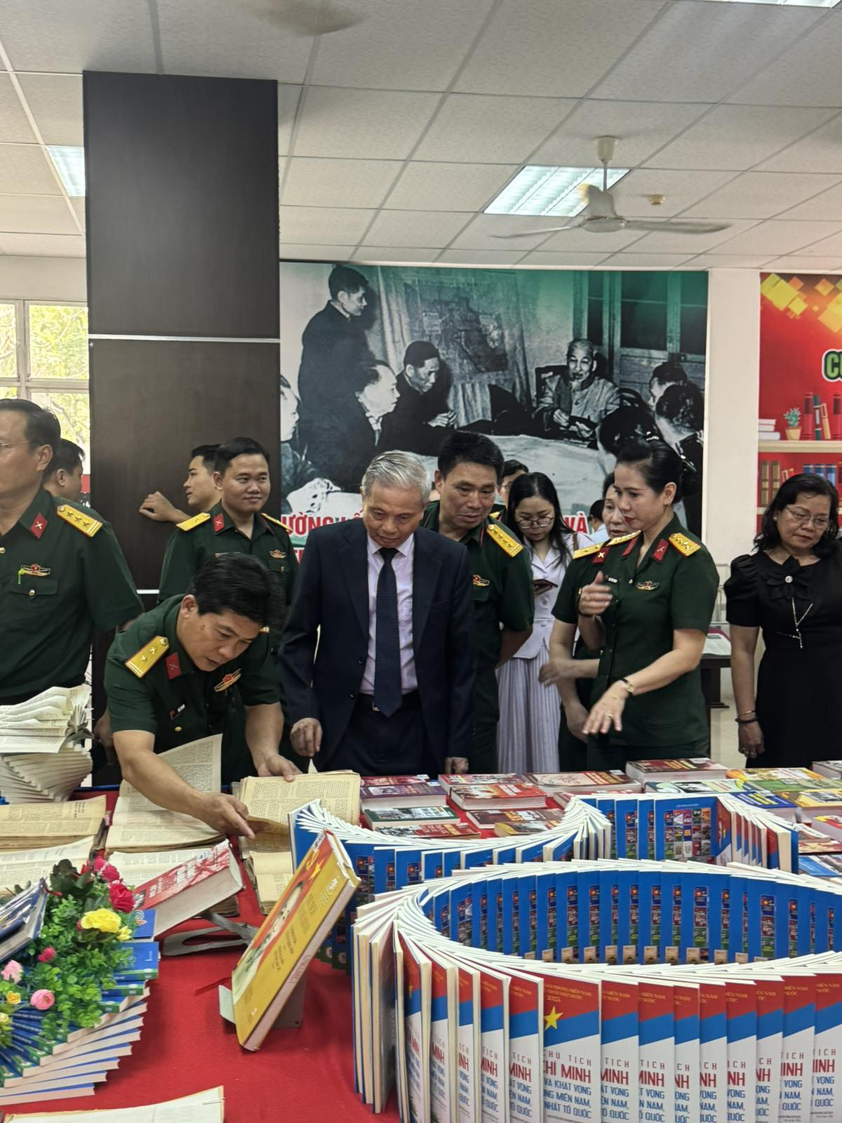 Giao lưu, tọa đàm chào mừng kỷ niệm 50 năm ngày Giải phóng miền Nam