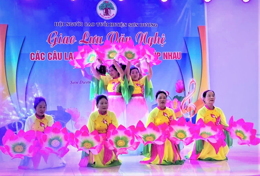 Giao lưu văn nghệ các CLB Liên thế hệ tự giúp nhau năm 2025