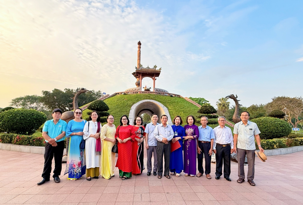 Tháng 4 về nơi đáng nhớ