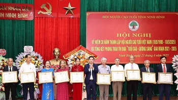 Phát huy hiệu quả vai trò của những “cây cao bóng cả” trong đời sống xã hội