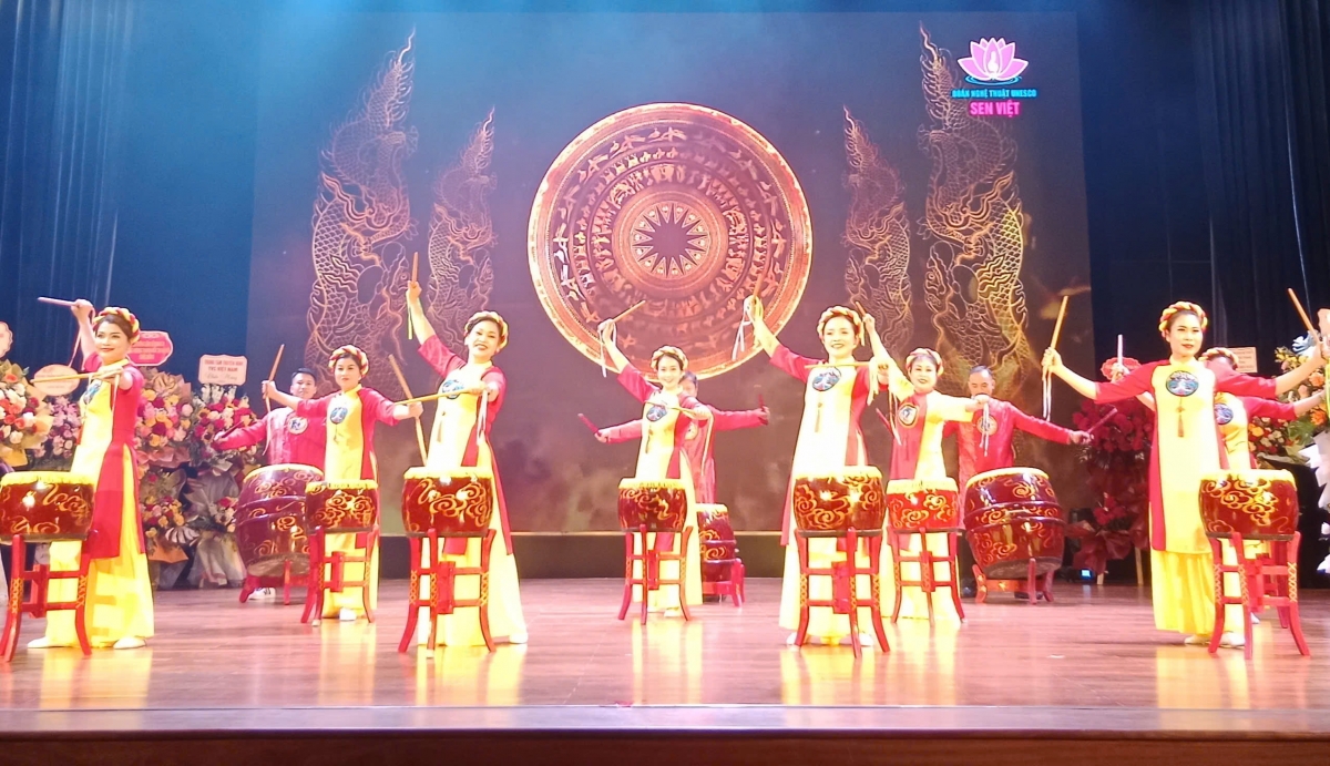 Một chặng đường nghệ thuật lan tỏa yêu thương