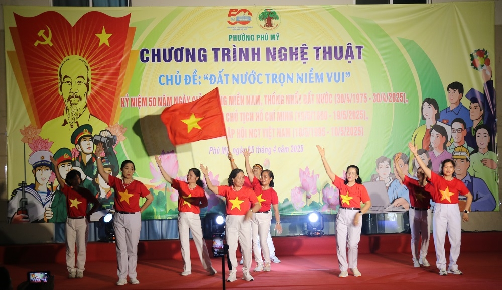 Tổ chức chương trình nghệ thuật chào mừng 50 năm ngày giải phóng miền Nam