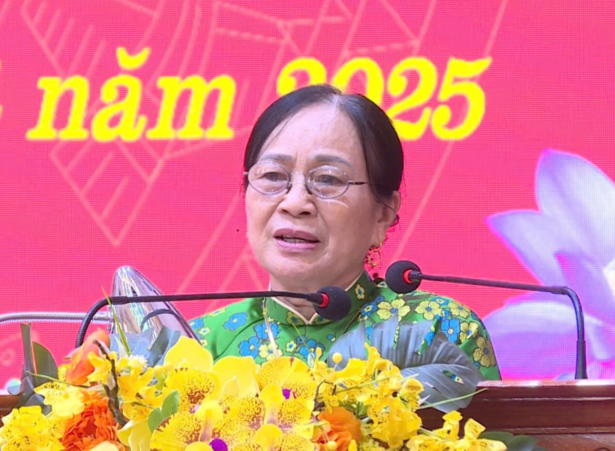 Bà Hà Thị Ngọ phát biểu tại Hội nghị