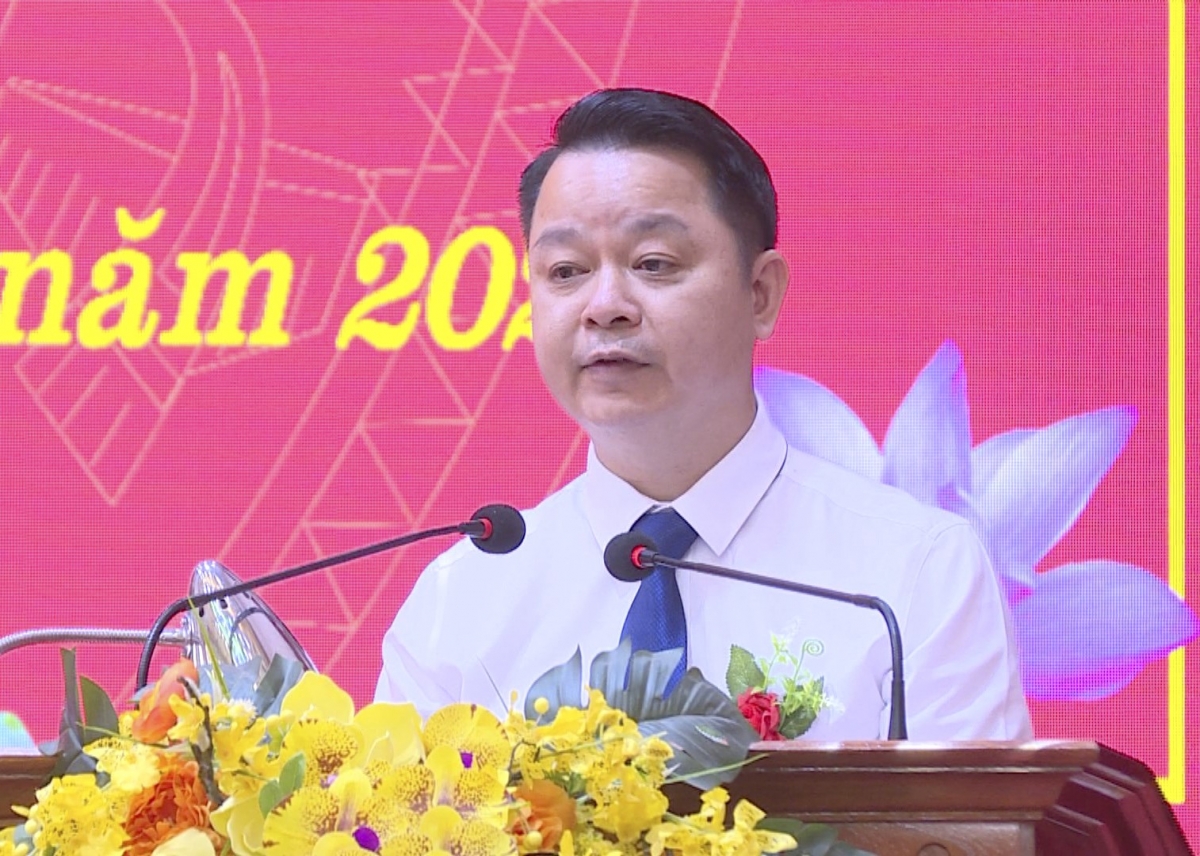 Phó Chủ tịch UBND huyện Vũ Đình Tân phát biểu tại hội nghị.