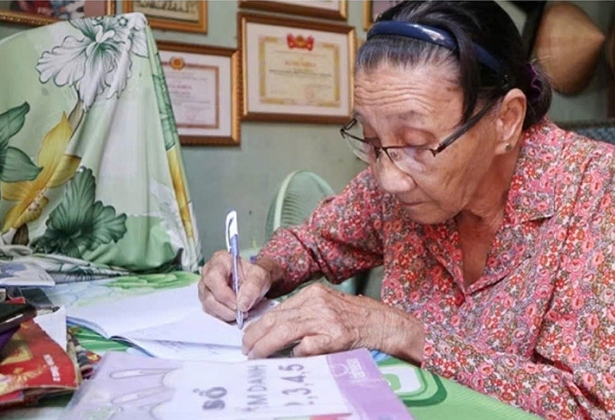 Không gian phòng trọ của cô giáo bán vé số giúp trẻ em nghèo 