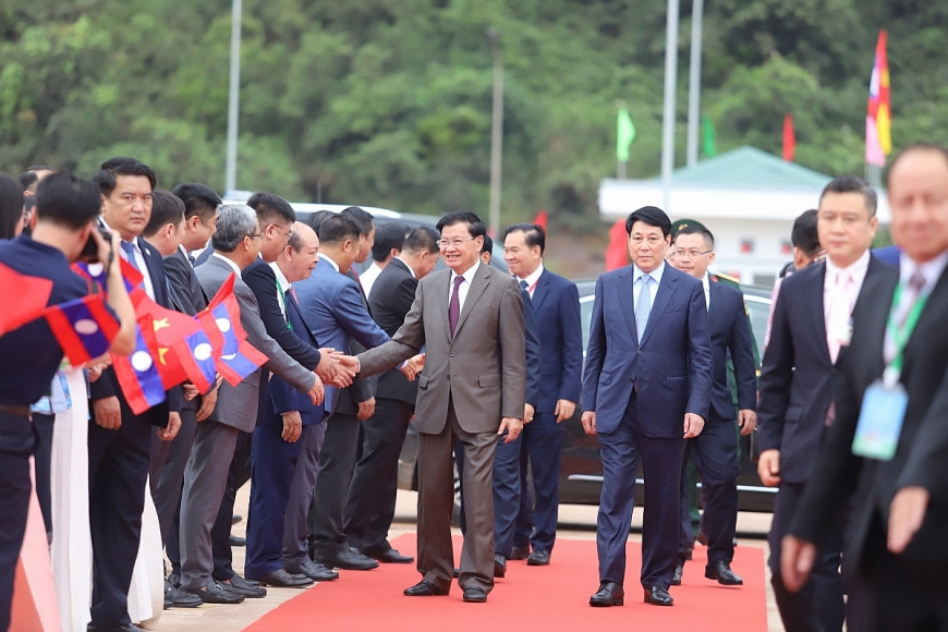 Chủ tịch nước Lương Cường và Lãnh đạo Đảng, Nhà nước Lào dự lễ khai trương Bến số 3 - Cảng quốc tế Lào - Việt