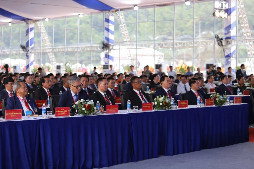 Chủ tịch nước Lương Cường và Lãnh đạo Đảng, Nhà nước Lào dự lễ khai trương Bến số 3 - Cảng quốc tế Lào - Việt