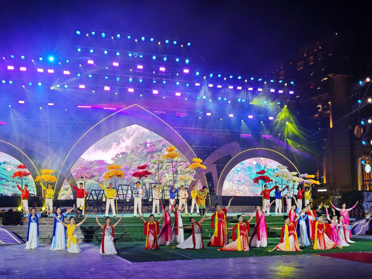 Khai mạc Lễ hội mùa hè năm 2025 với chủ đề “Sa Pa - Xứ sở của tình yêu”.