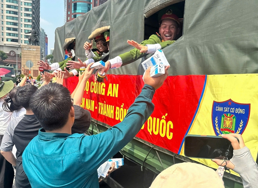 TH true MILK, Dalatmilk tự hào tiếp sức các chiến sỹ và người dân tại Đại lễ 30/4