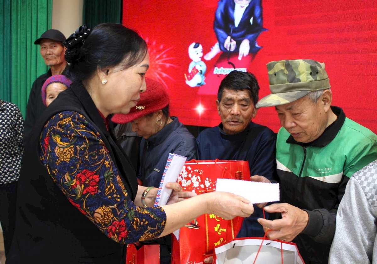 Người cao tuổi tích cực tham gia xây dựng hệ thống chính trị ở cơ sở