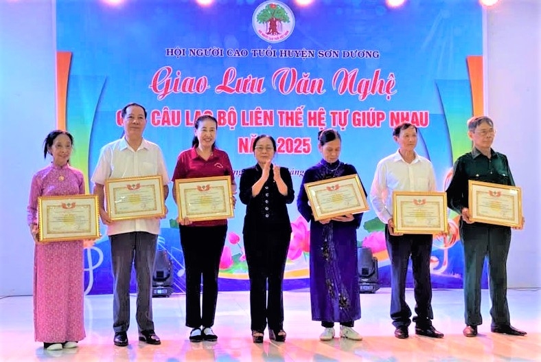 Đưa nội dung chuyển đổi số, chuyển đổi xanh vào hoạt động CLB LTHTGN