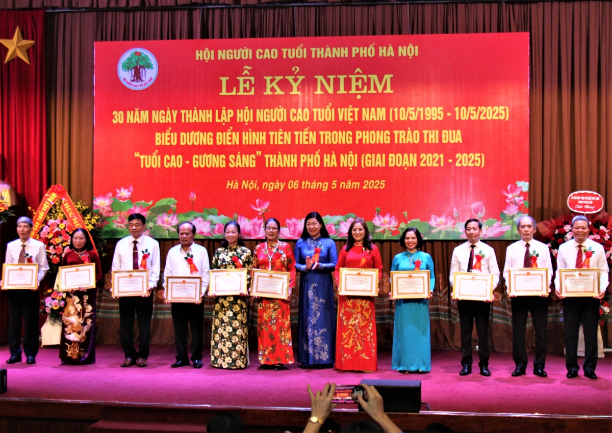 Điểm sáng trong phong trào người cao tuổi cả nước Điểm sáng trong phong trào người cao tuổi cả nước