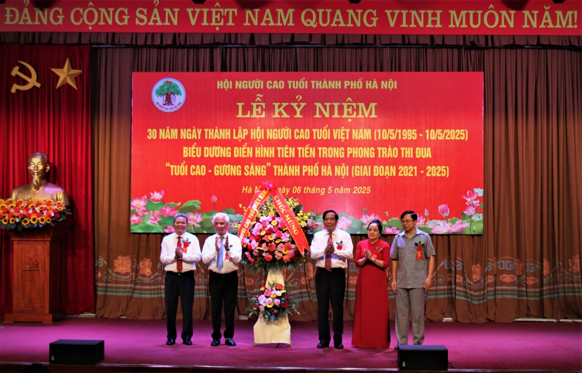 Điểm sáng trong phong trào người cao tuổi cả nước Điểm sáng trong phong trào người cao tuổi cả nước