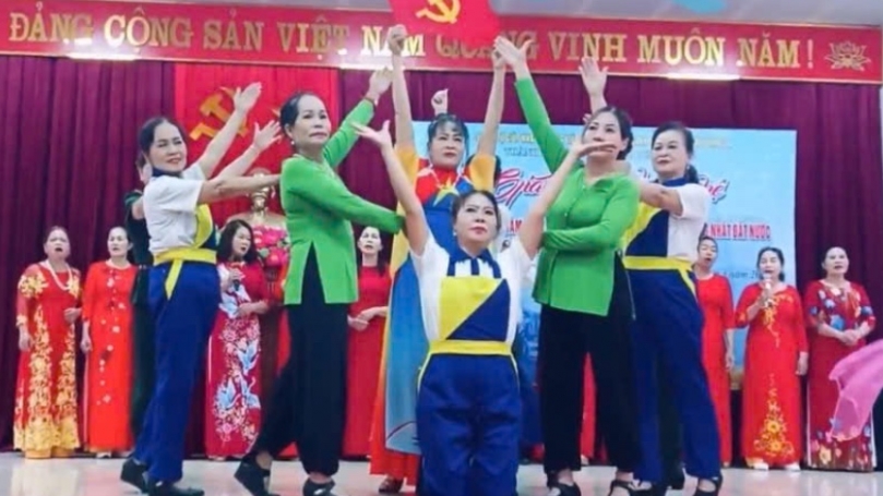 Bà chủ nhiệm “đa tài”