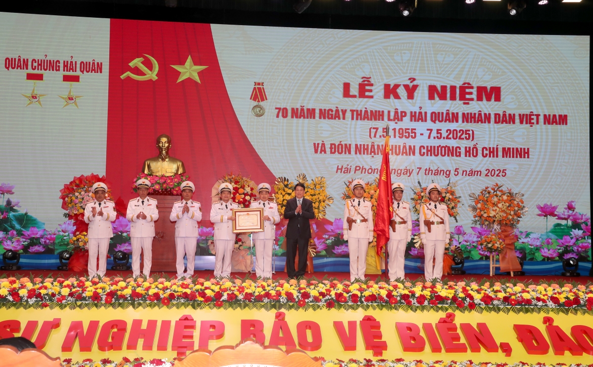 Quân chủng Hải quân đón nhận Huân chương Hồ Chí Minh