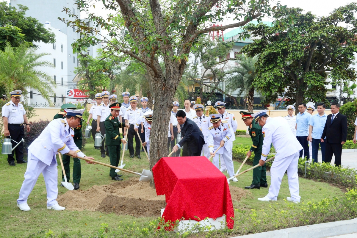 Quân chủng Hải quân đón nhận Huân chương Hồ Chí Minh