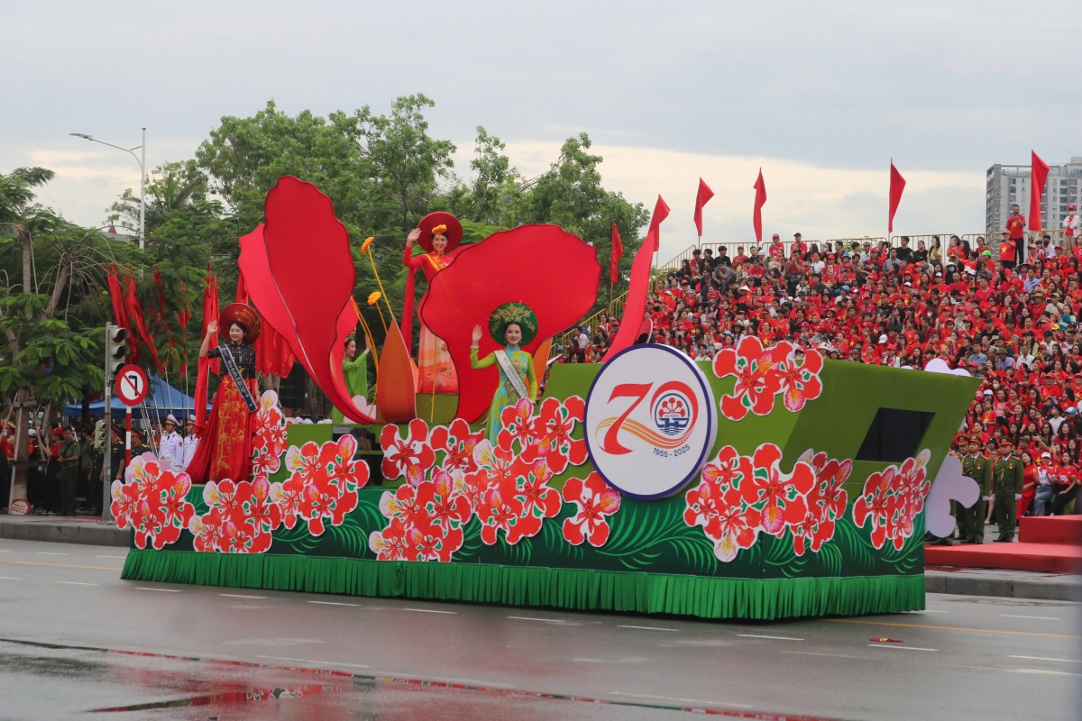 Khơi dậy khát vọng vươn lên của thành phố Cảng anh hùng