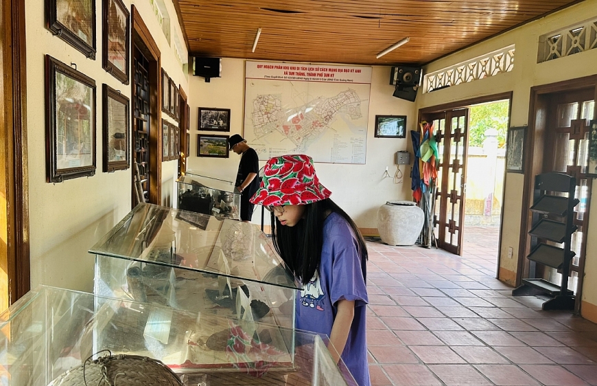 Huyền thoại về địa đạo trong lòng cát