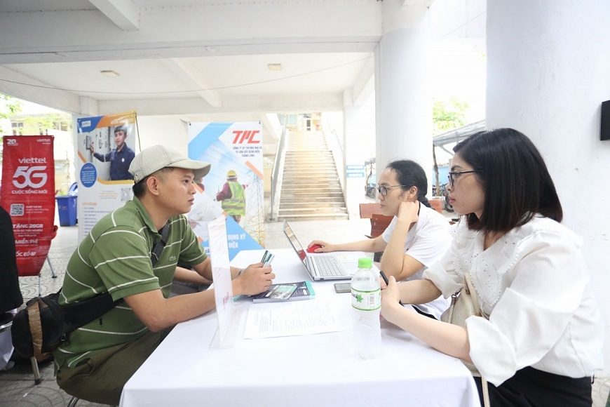 Phiên GDVL lưu động quận Ba Đình tạo việc làm cho nhiều đối tượng yếu thế trên địa bàn