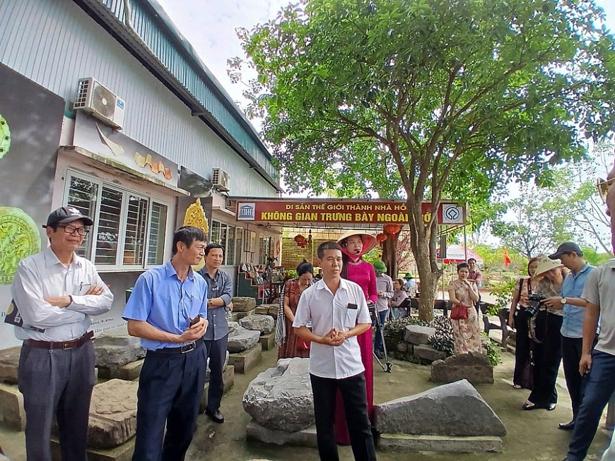 Thanh Hóa: Phóng viên các cơ quan báo chí đi thực tế tại Thành nhà Hồ