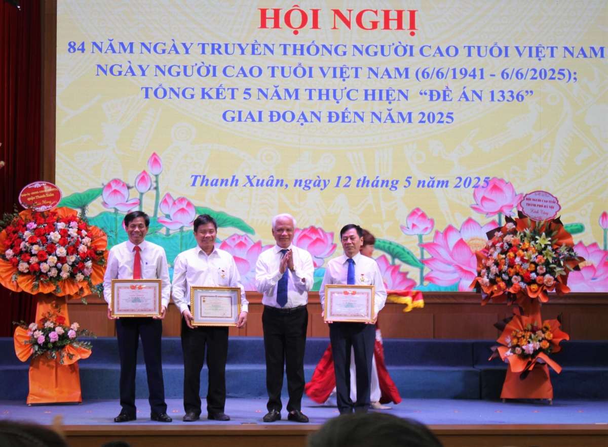 Tiếp tục tham mưu, đề xuất chính sách hỗ trợ nhân rộng mô hình CLB Liên thế hệ tự giúp nhau