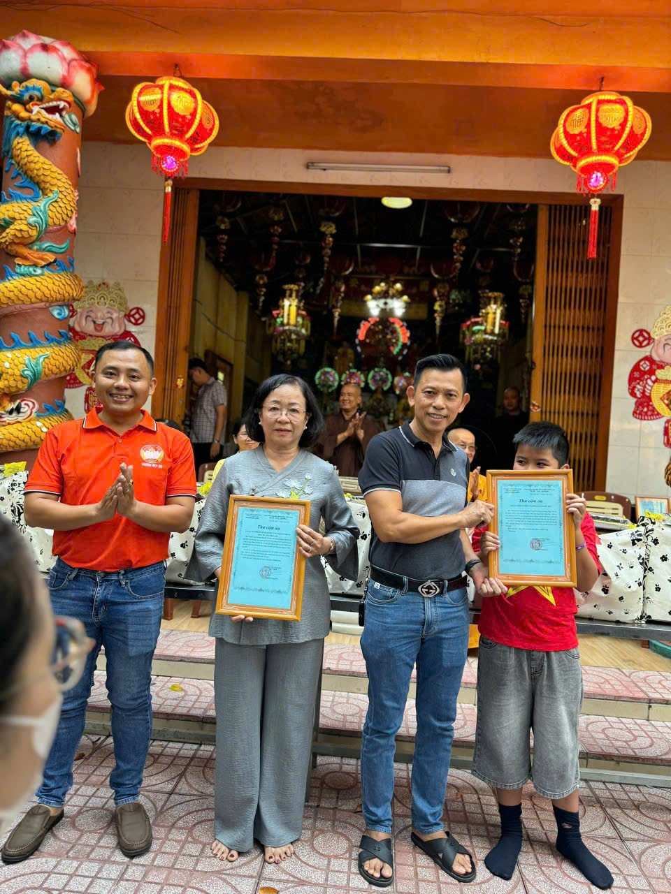 Trao tặng 150 suất quà cho các hộ có hoàn cảnh khó khăn