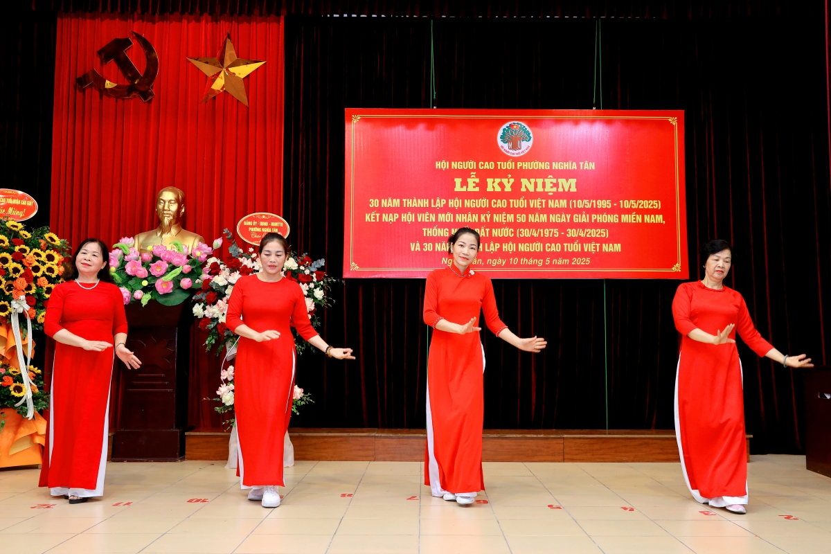 Hội Người cao tuổi phường Nghĩa Tân: Ba thập kỉ “Tuổi cao chí càng cao”