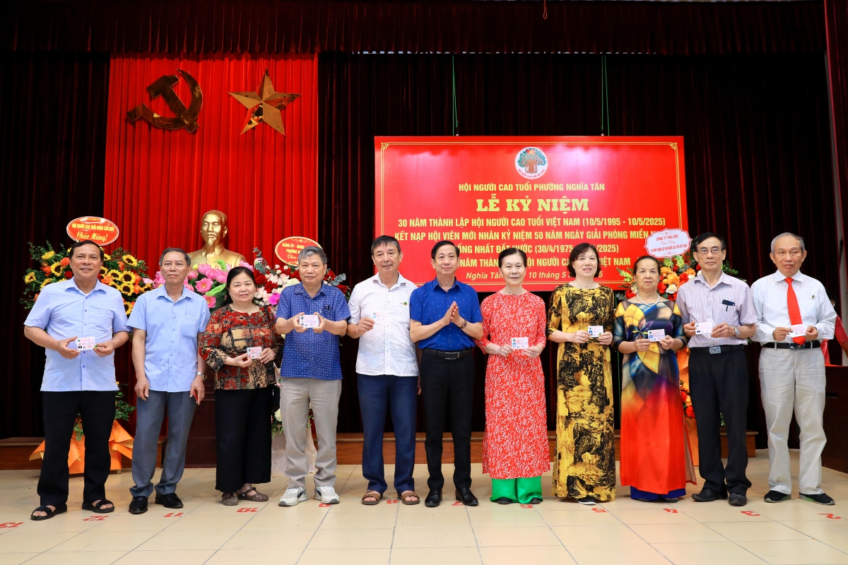 Đại diện hội viên mới phát biểu ý kiến