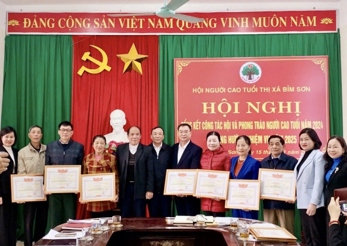 Người cao tuổi thị xã Bỉm Sơn chung tay bảo vệ môi trường, xây dựng nông thôn mới, đô thị văn minh