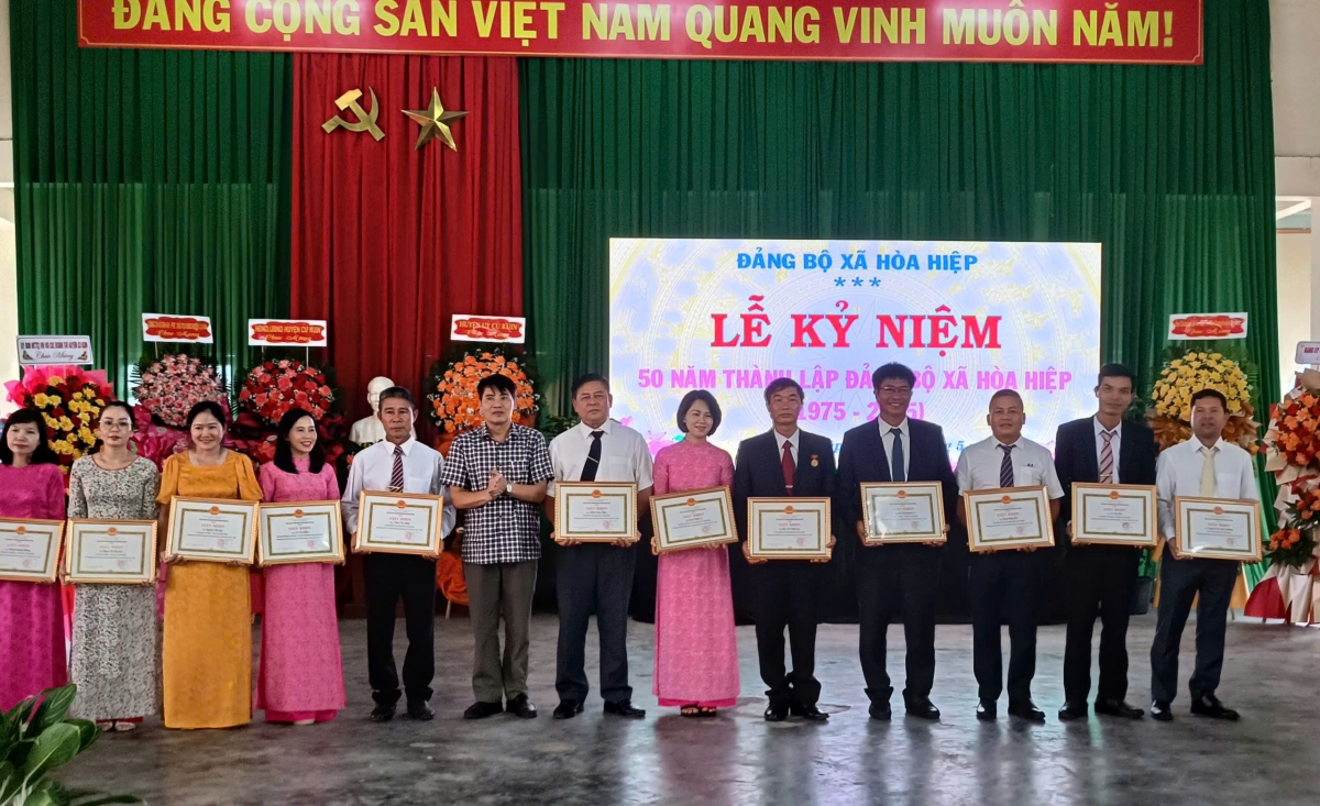 Đảng bộ xã Hòa Hiệp kỷ niệm 50 năm ngày thành lập