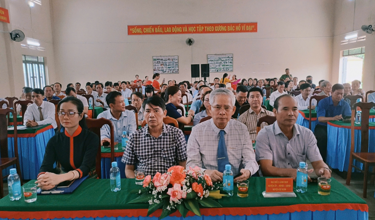 Đảng bộ xã Hòa Hiệp kỷ niệm 50 năm ngày thành lập