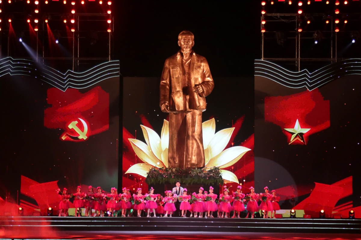 Khai mạc Lễ hội Làng Sen năm 2025